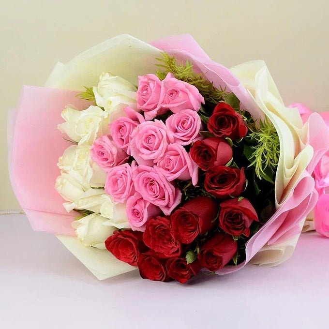 Blooming Love Rose Bouquet - Flower Delivery in GiftsGhaziabad
