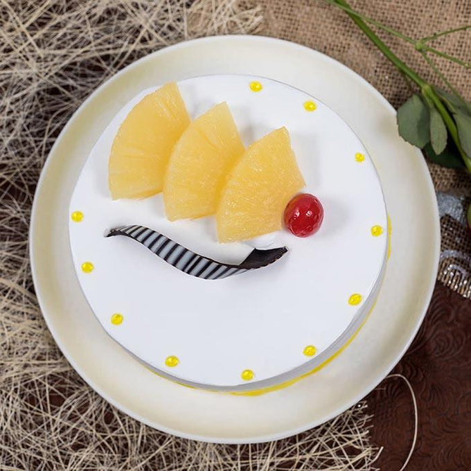 Yummy Pineapple Cake - Cake Delivery in GiftsGhaziabad