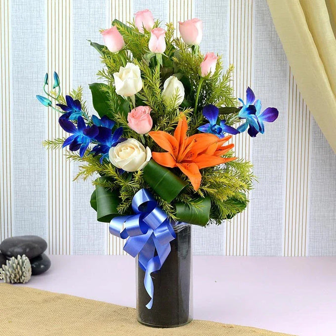 Pastel flowers in a Vase - Flower Delivery in Kalyani