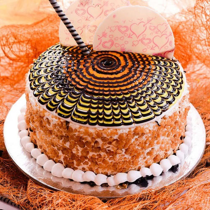 Butterscotch Crunch Half Kg Cake - Cake Delivery in GiftsGhaziabad