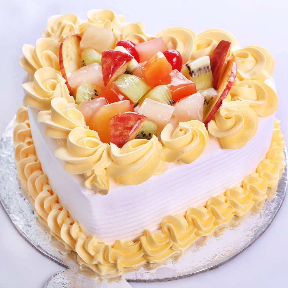 Delectable Fruit Heart Cake