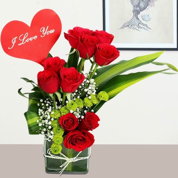 Lovely Red Roses In Vase
