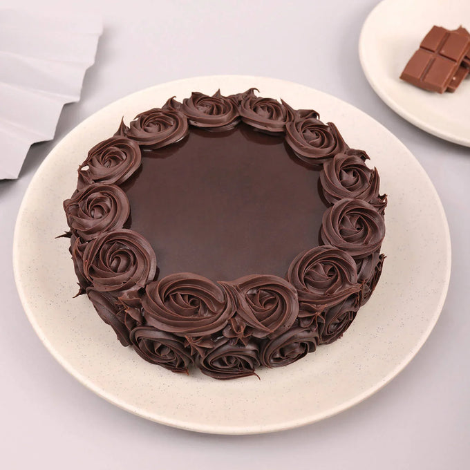 Chocolate Rose Cake 1 Kg - Cake Delivery in GiftsGhaziabad