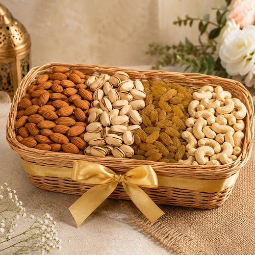Dry Fruits Basket 500g with Almonds Cashews Pistachios & Raisins Online Gift Delivery