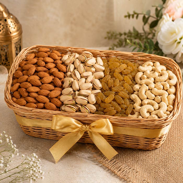 Dry Fruits Basket 500g with Almonds Cashews Pistachios & Raisins