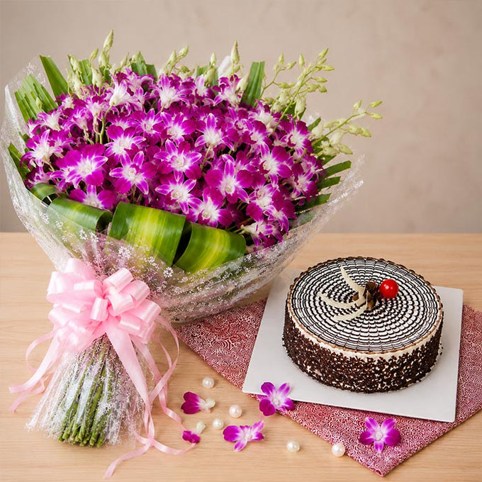 Six Orchids Bouquet with Half Kg Butterscotch Cake