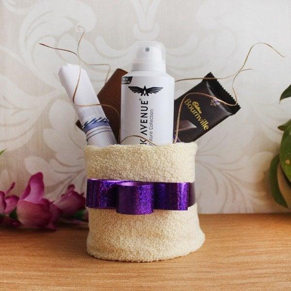 Men's Grooming Hamper with Park Avenue Deodorant, Wallet & Bournville Chocolate