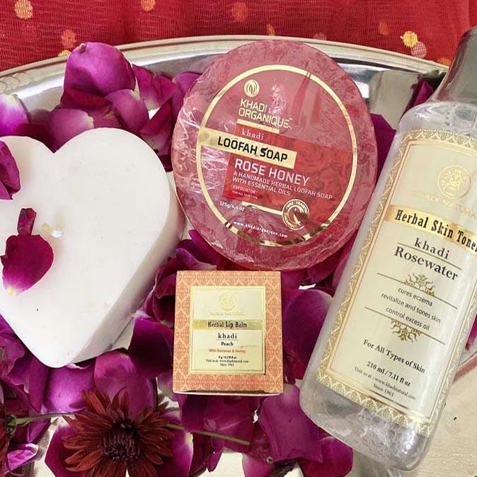 Rose Heart Pillar Fragrance Candle 