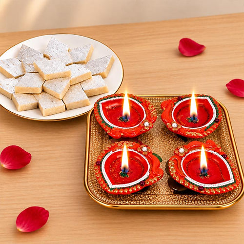 Kaju Katli Sweet Box with 4 Designer Clay Diyas