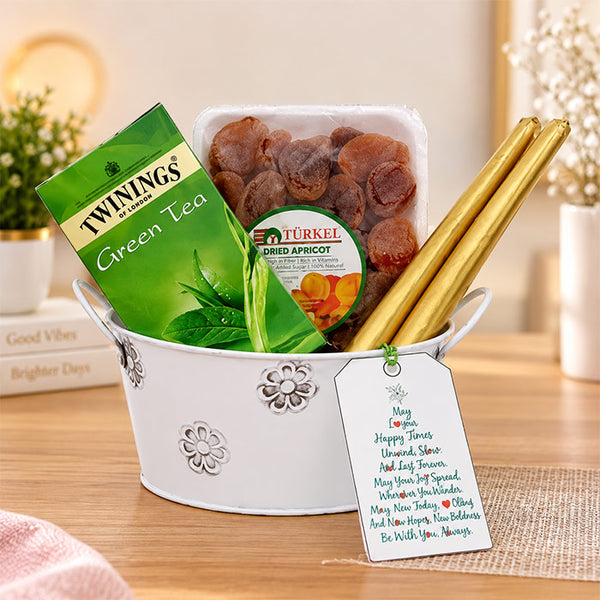 Tea Bags with Dried Apricot Candle Gift Tub