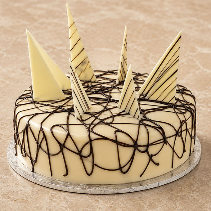 Vanilla Cake 1 Kg with Chocolate Design - Cake Delivery in GiftsGhaziabad