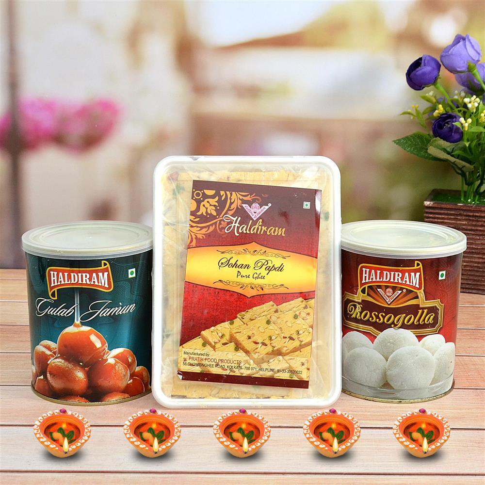 Diwali Sweets Hamper - Haldiram Rasgulla, Gulabjamun N Soan Papri