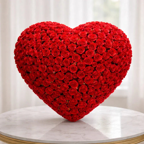 Heart-shaped arrangement of 500 red roses romantic flower gift