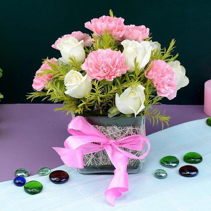 Romantic Blooms in a Vase - Flower Delivery in Kalyani