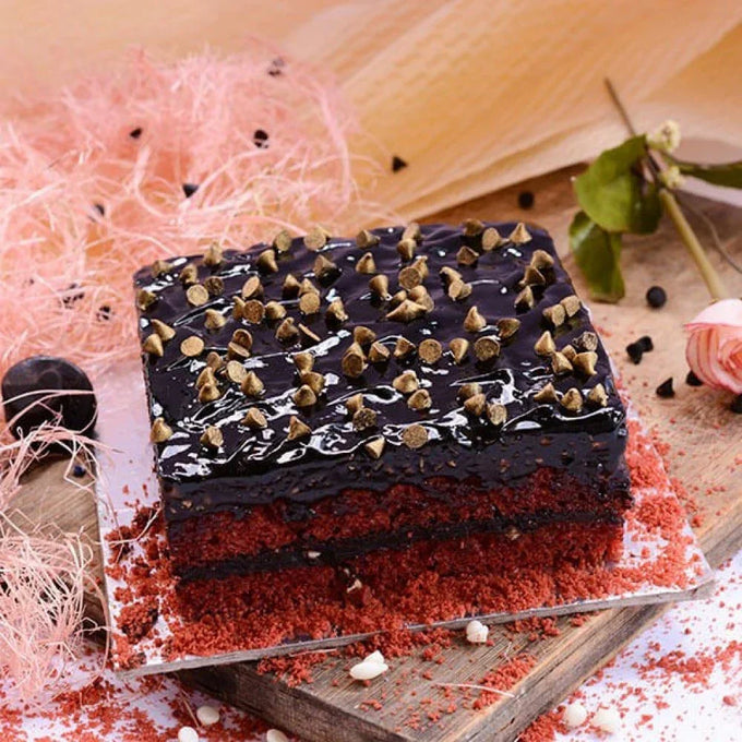 Red Velvet Chocolate Layer Cake - Cake Delivery in GiftsGhaziabad