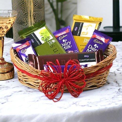 Chocoloony Chocolate Gift Pack Women Girls 20pcs Chocolate with Basket  Caramels Price in India  Buy Chocoloony Chocolate Gift Pack Women Girls  20pcs Chocolate with Basket Caramels online at Flipkartcom