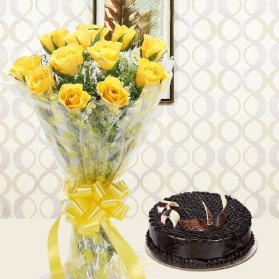 Yellow Roses With Chocolate Cake